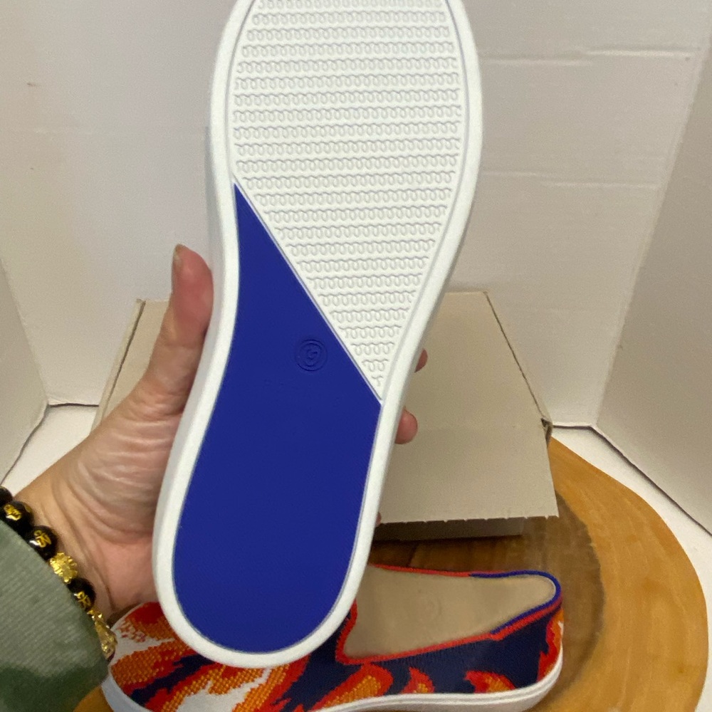 Rothys Unisex NEW! Flame Lace Free Sneakers - Picture 2 of 4